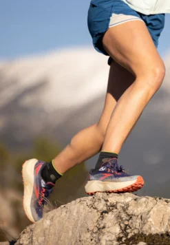 BROOKS Caldera 6 - Trail Hardloopschoenen - Deep Cobalt Diva Pink Oyster Mushroom